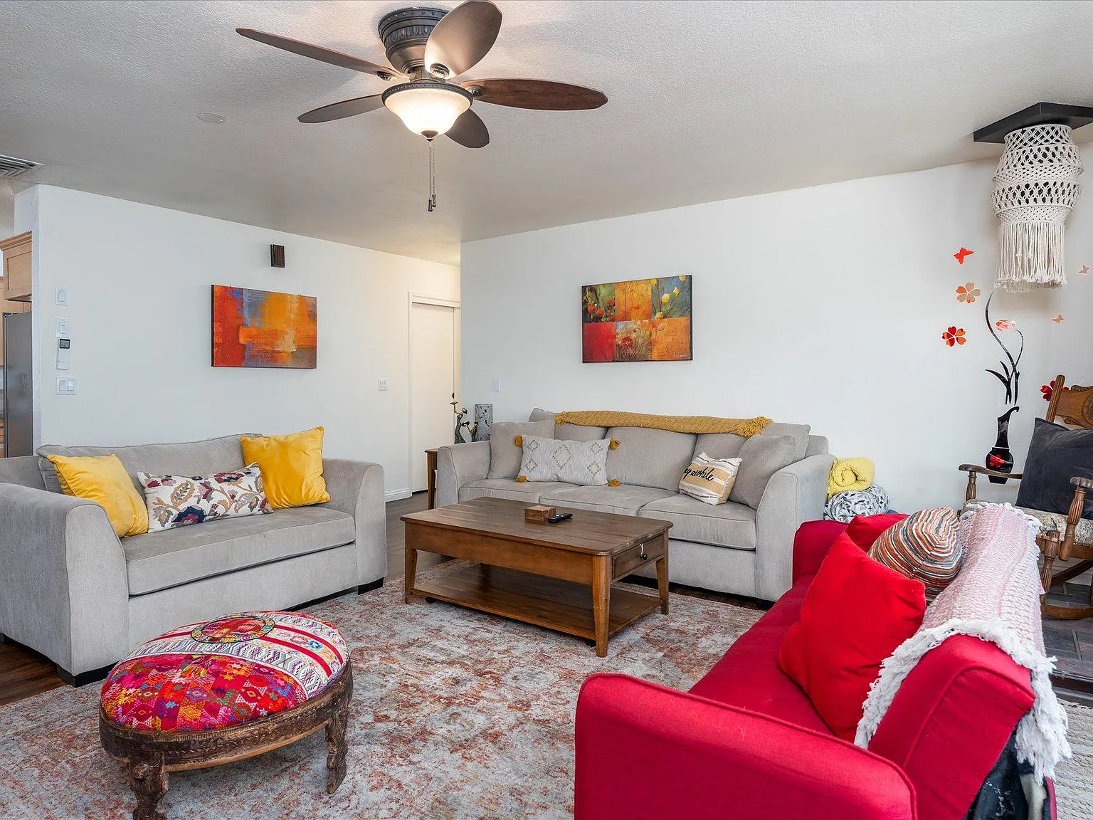 3 bed, 1402 sqft, $2,400 — Photo 4