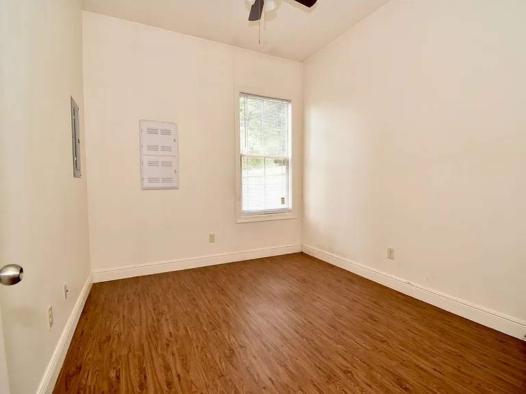 2408-2464 W Barnett Springs Ave — Photo 8