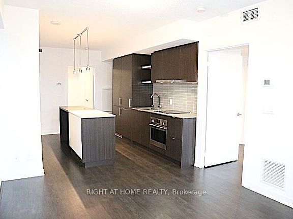 5th image of 100 Harbour St #4410