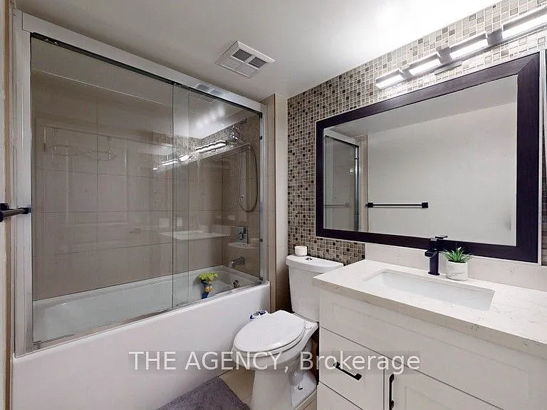 25 Kingsbridge Garden Cir #226 — Photo 15
