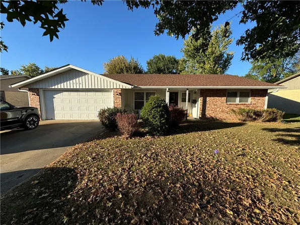 1906 W Emma Ave, Springdale, AR 72762
