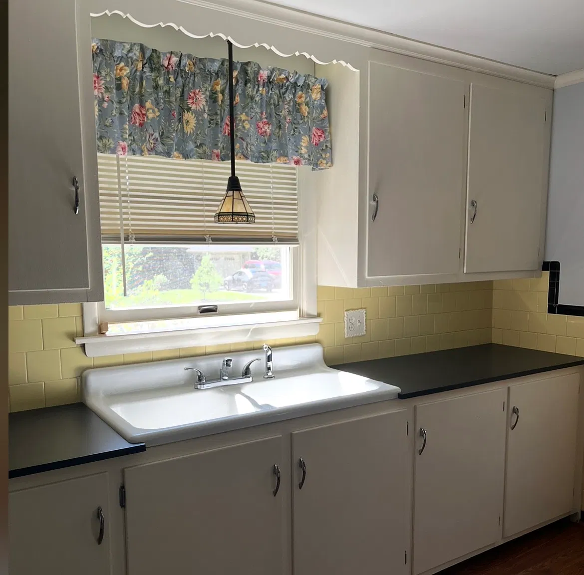 2 bed, 884 sqft, $2,450 — Photo 3