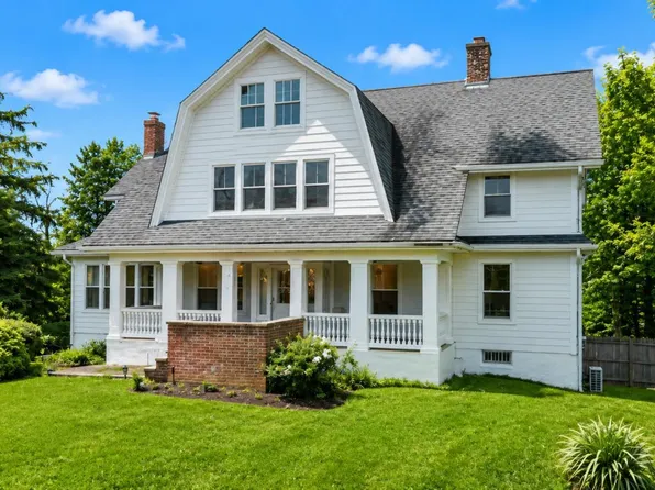 68 A Carlton Avenue, Port Washington, NY 11050