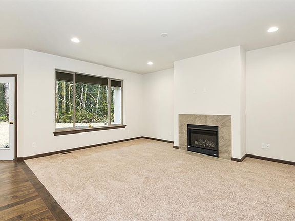 5th image of 10918 Creviston Dr NW