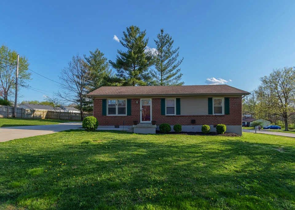 1st image of 221 Highwood Dr