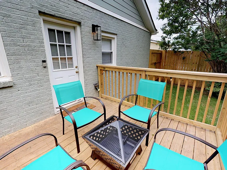 1616 17th Ave N — Photo 15