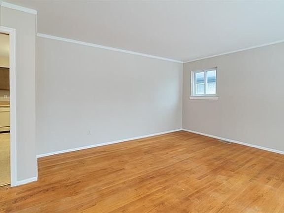 5th image of 31556 Scone St