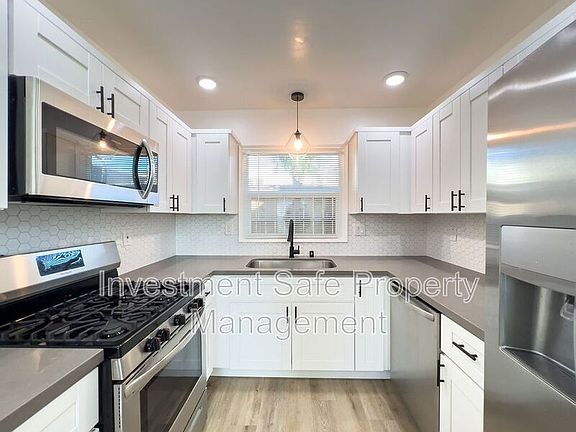 2nd image of 3555 Alabama St