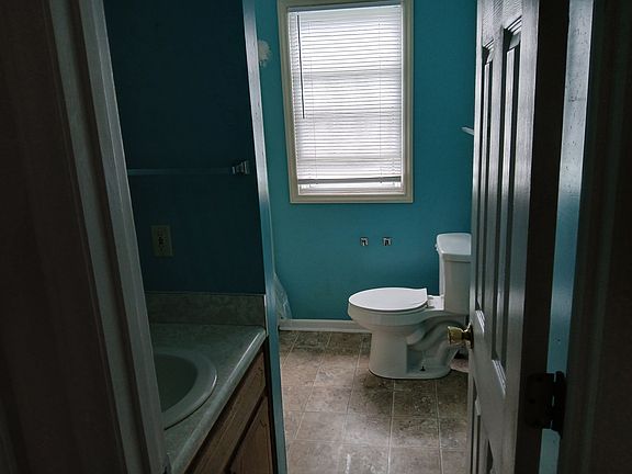 5th image of 804 9th St