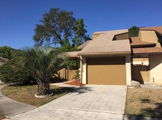 1104 E Romaine Cir, Jacksonville, FL 32225