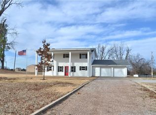 18406 S Rock Creek Rd, Shawnee, OK 74801