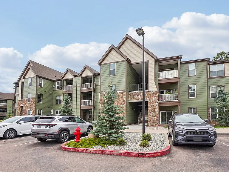 Trail Ridge at Woodland Park Apartments — Photo 36