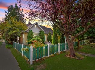 1602 10th Ave, New Westminster, BC V3M 3J3