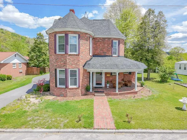 317 Fairfax Ave, Richlands, VA 24641