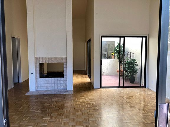 4th image of 4016 Villa Vera