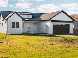 11507 S Sunset Dr, Empire, MI 49630