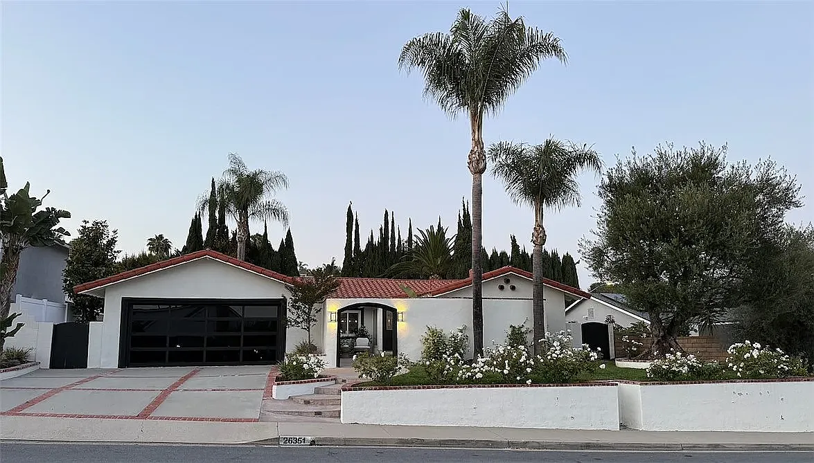 26351 Tarrasa Ln — Photo 2