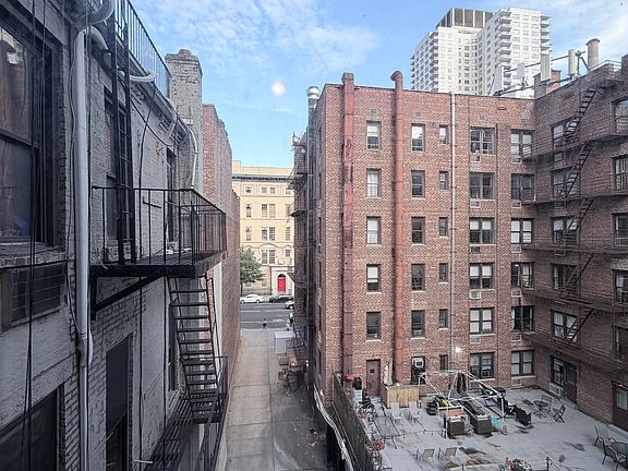 3rd image of 446 E 78th St APT 12