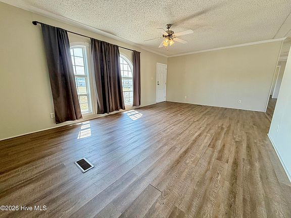 4th image of 4900 Sidneys Lane