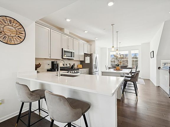 5th image of 9272 143rd St
