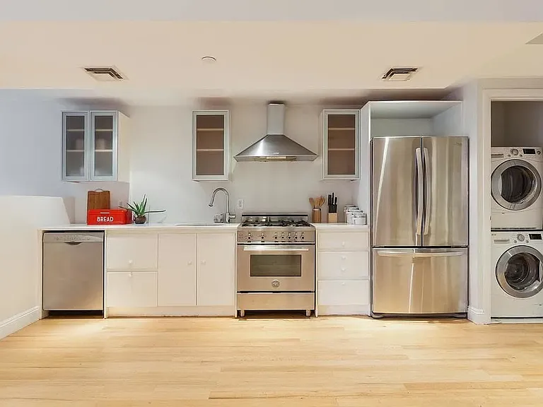133 Sterling Pl #1E — Photo 2