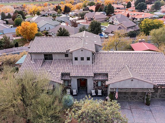 3rd image of 996 S Homestead Cir