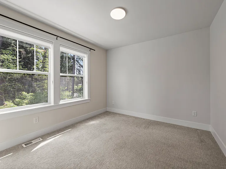 9509 186th Ct NE — Photo 15