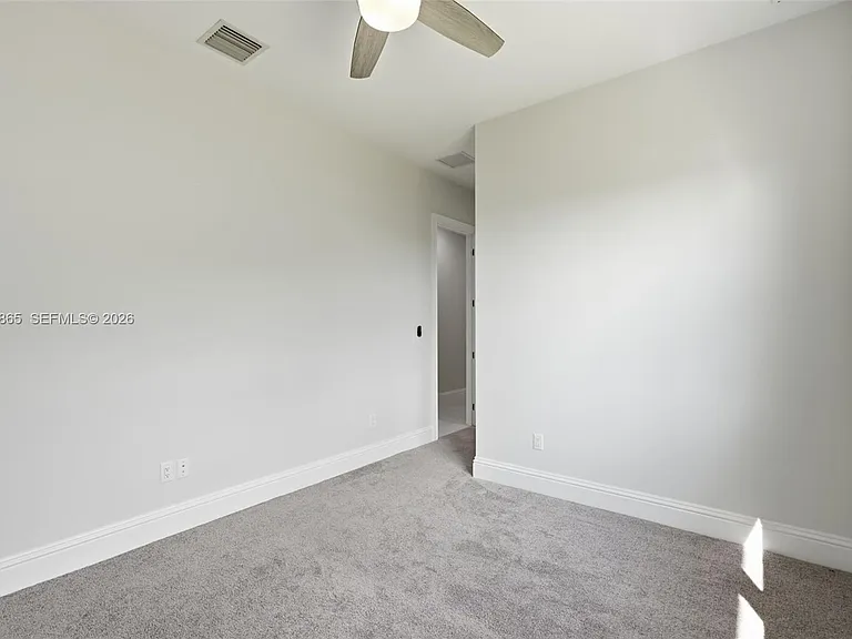 4662 Estates Cir — Photo 40