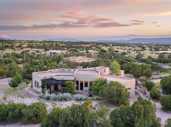 10 Rain Dance Ct, Santa Fe, NM 87506