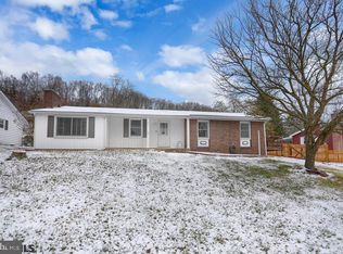 541 Summit Dr, Lewistown, PA 17044