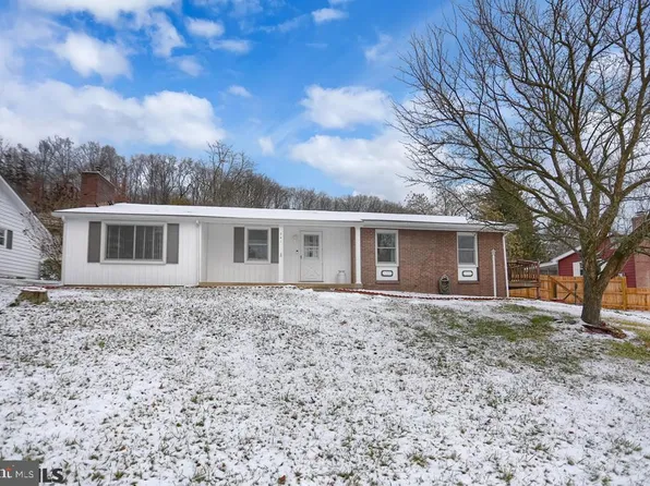 541 Summit Dr, Lewistown, PA 17044