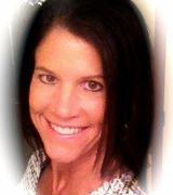 Janelle Moore, Agent in Wichita, KS