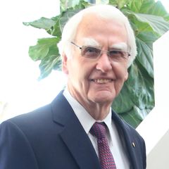 Mädchen Amick’s Marriage to Dennis Amick: A Quiet Foundation Beneath the Spotlight