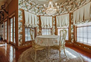 Traditional room with Wallpaper