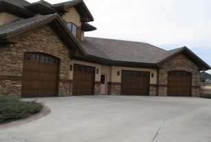 4 tags traditional garage with carriage door classic line eldorado stone romabrick high ceiling - Garage Design Ideas Pictures 4 tags traditional garage with carriage door classic line eldorado stone romabrick high ceiling - Garage Design Ideas Pictures