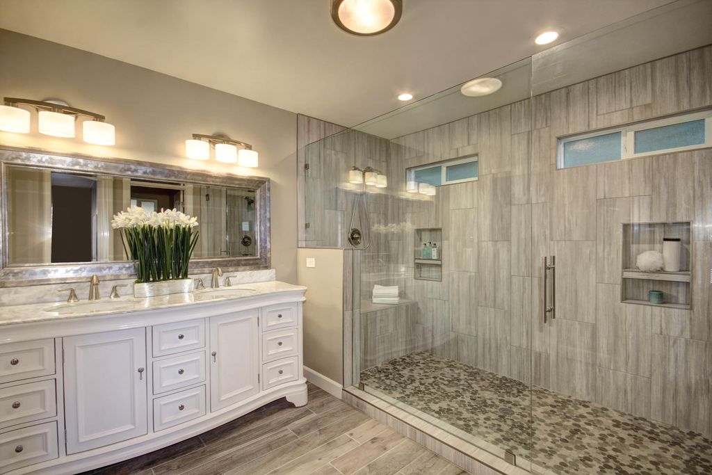 Traditional Master Bathroom Ideas / Best Traditional Master Bathroom Design Ideas & Remodel ... - Your master bathroom should be a beautifully designed oasis.