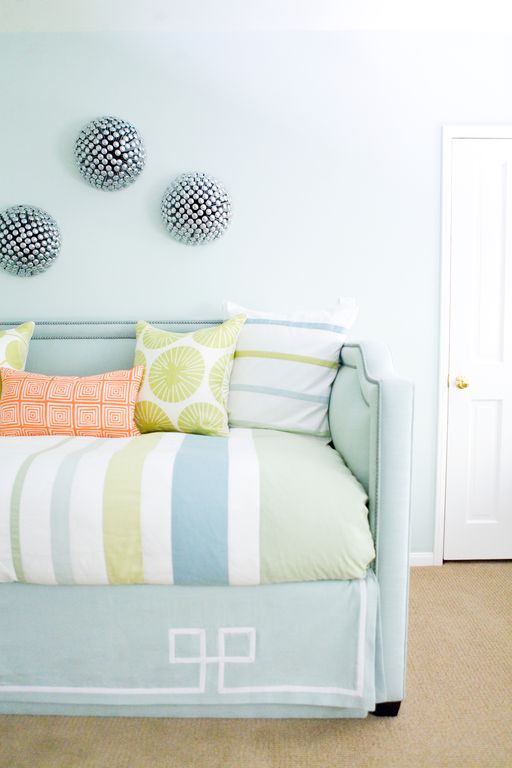 Erinn Valencich contemporary guest bedroom with carpeterinn valencich | zillow Erinn Valencich contemporary guest bedroom with carpeterinn valencich | zillow