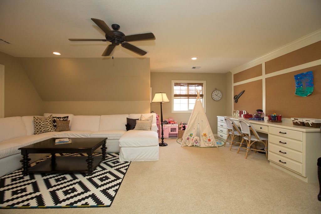 Bat With Ceiling Fan Crown Molding In Tulsa Ok Zillow Transitional Bat With Carpet Ceiling Fan Crown Molding