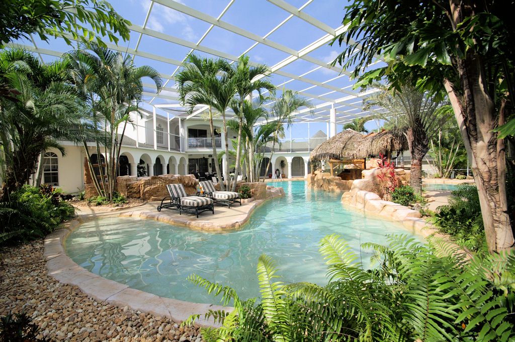 New Pool Tropical for Large Space