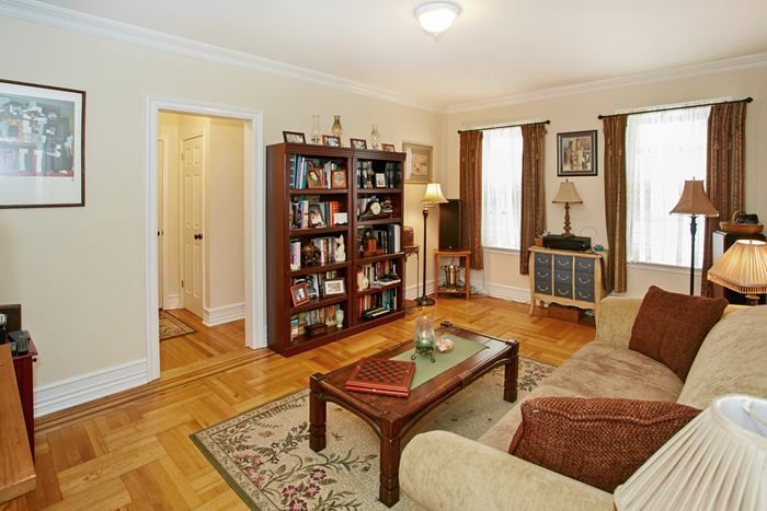 Traditional Living Laminate Flooring traditional living room with stevenson coffee table laminate floors interior wallpaper crown molding Traditional Living Room With Carpet Laminate Floors Flush Light High Ceiling Crown Traditional Living Laminate Flooring traditional living room with metal fireplace laminate floors box ceiling french doors Traditional Living Room With Carpet Laminate Floors Flush Light High Ceiling Crown