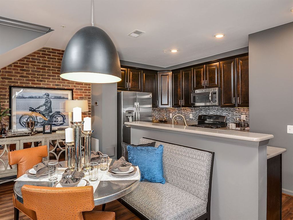 dining room with raised panel & hardwood floors | zillow digs | zillow dining room with raised panel & hardwood floors | zillow digs | zillow