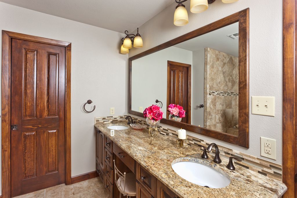Country Master Bathroom country master bathroom with limestone tile floorsclear choice Country Master Bathroom country master bathroom with limestone tile floorsclear choice