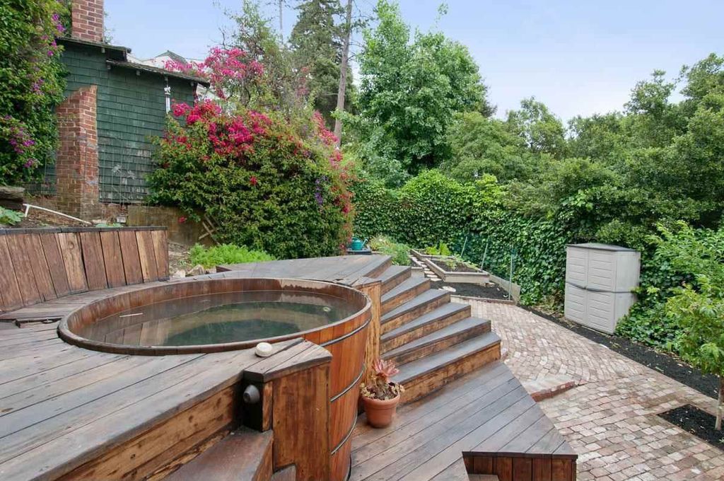 Rustic Hot Tub With Wood Decking And Brick Pavers In Oakland Ca Zillow 4890