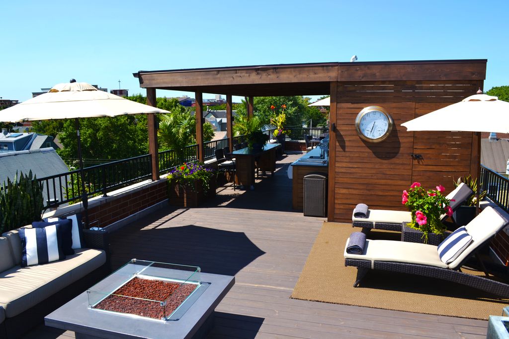 Contemporary Deck by Chicago Roof Deck + Garden | Zillow Digs | Zillow