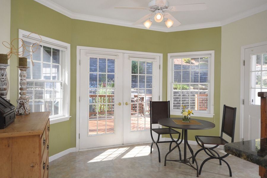 traditional dining room with high ceiling & ceiling fan in basking traditional dining room with high ceiling & ceiling fan in basking