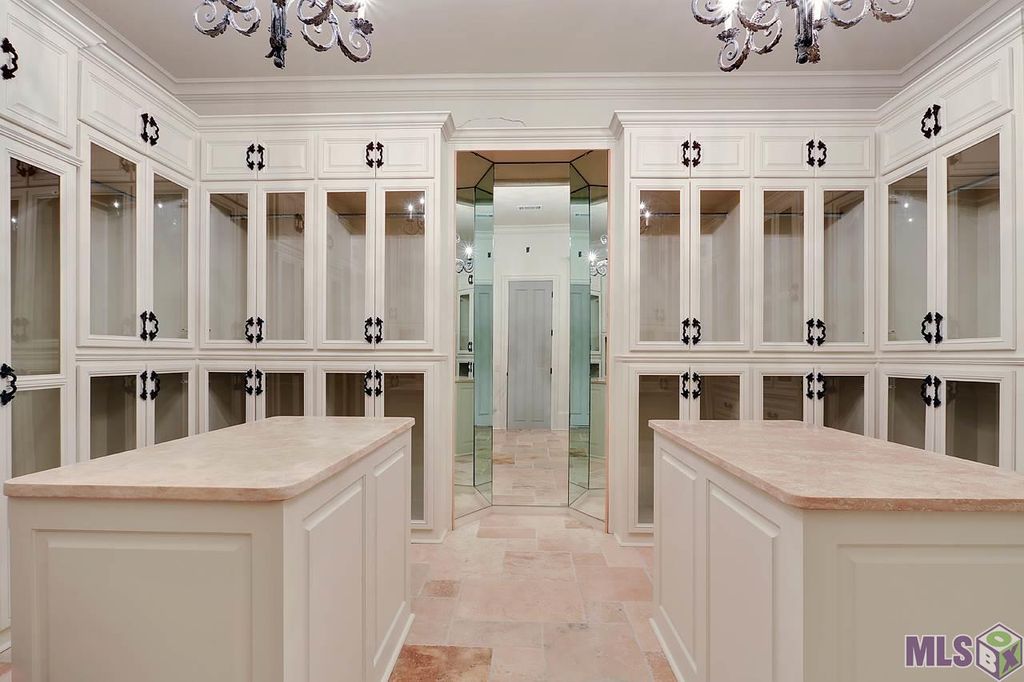 Traditional Closet in Baton Rouge, LA Zillow Digs Zillow