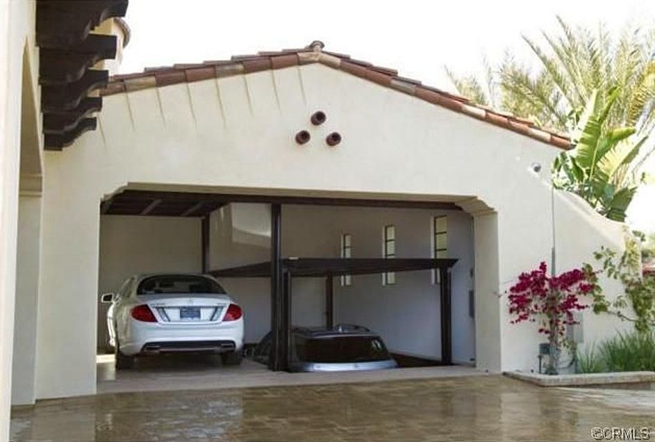 Mediterranean Garage Zillow Digs Zillow