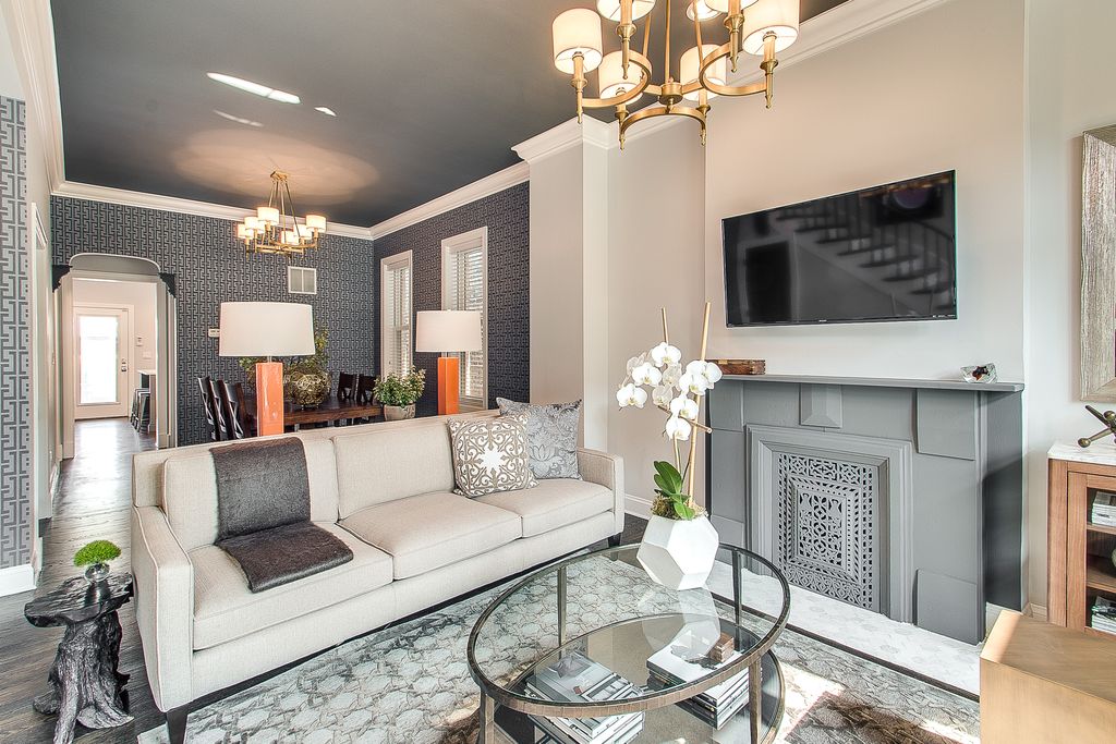 Contemporary Living Room With Chandelier NuLOOM Handmade Modern Keyhole Trellis Leather Viscose Grey Rug