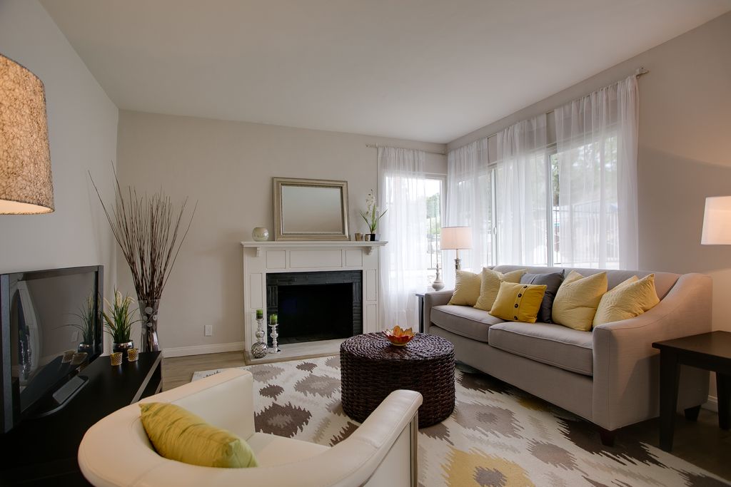 Contemporary Living Room with High ceiling by Inland Empire Stager ... Contemporary Living Room with High ceiling by Inland Empire Stager ...