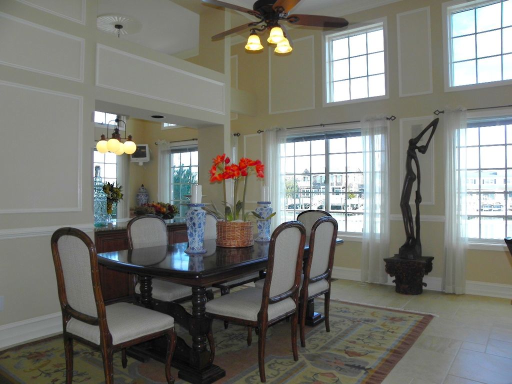 traditional dining room with chair railmark arbeit | zillow traditional dining room with chair railmark arbeit | zillow